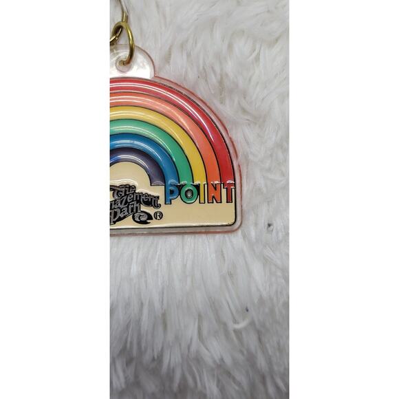 Vintage Cedar Point The Amazement Park Rainbow Plastic Hand Painted Keychain - Picture 6 of 7